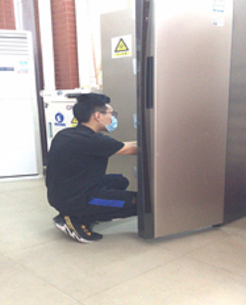 2020年3月13日，廣州站 倉儲運轉(zhuǎn)勤消毒。.png